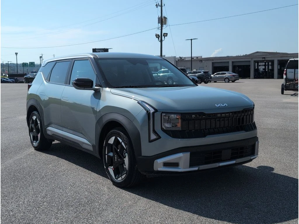 New 2027 Iceberg Green Kia S image 7