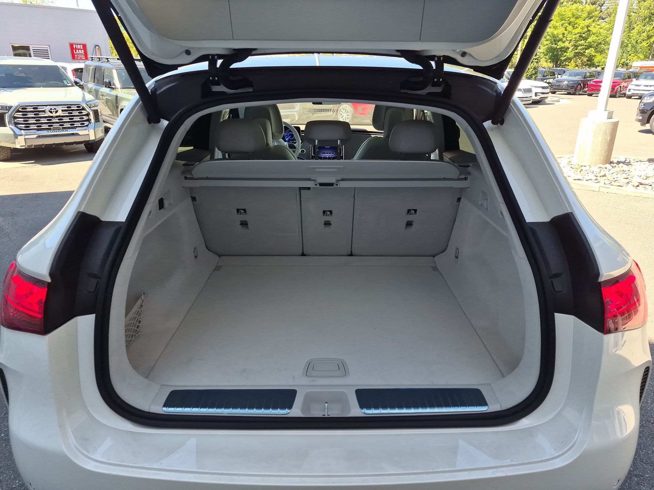 Certified Used 2023 MANUFAKTUR Diamond White Metallic Mercedes-Benz EQE 350 image 28