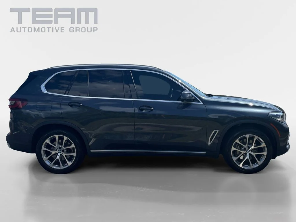 Used 2022 Gray BMW xDrive40i image 8