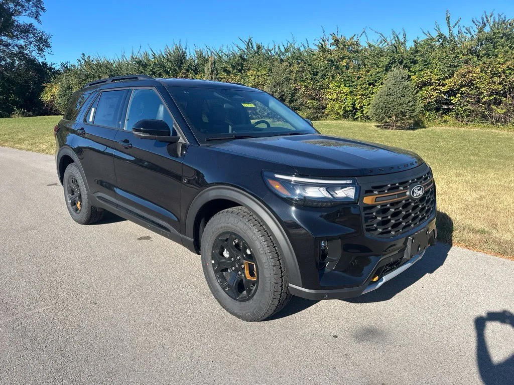 New 2027 Agate Black Metallic Ford Tremor® image 1