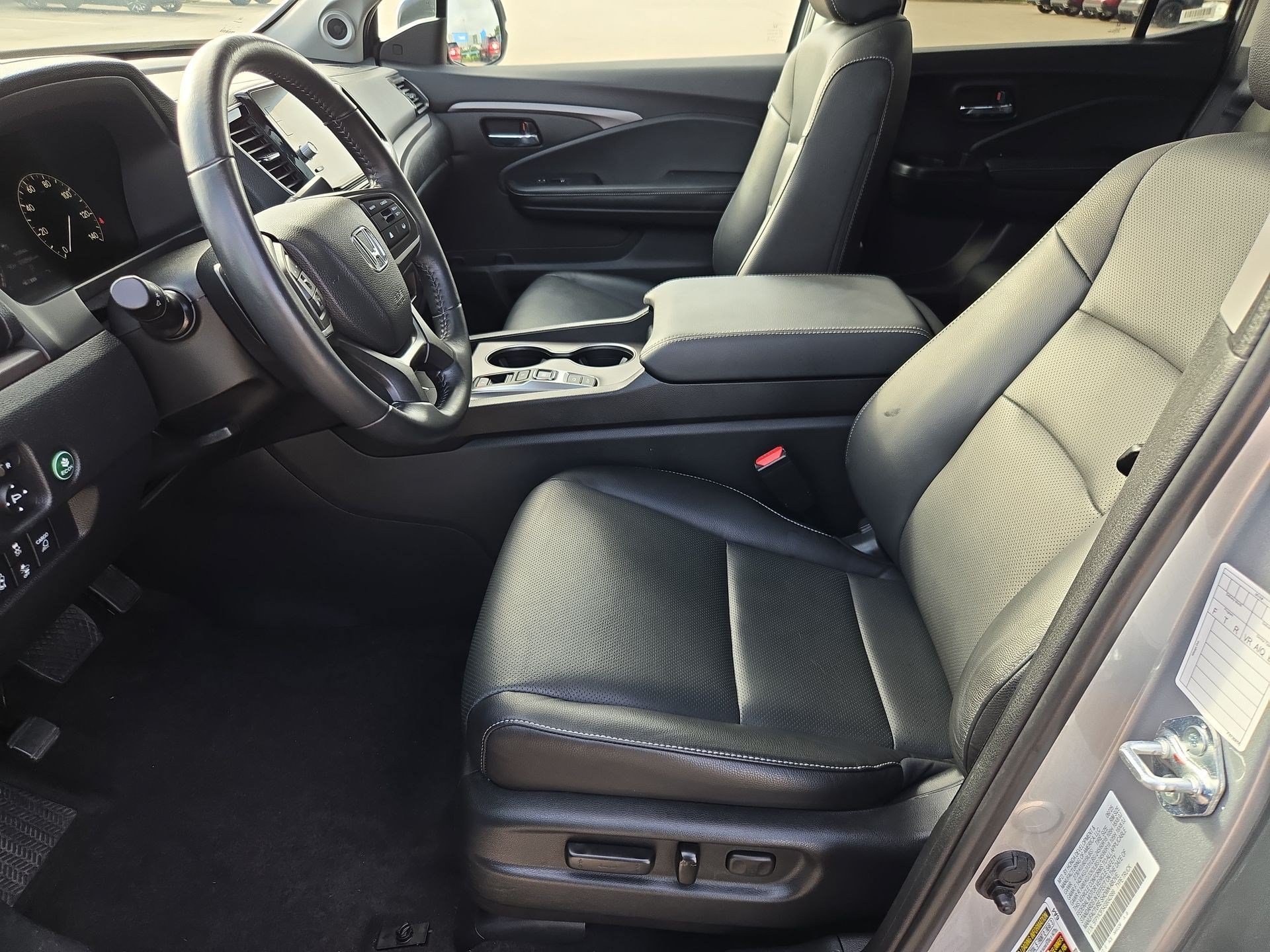 Certified Used 2025 Solar Silver Metallic Honda AWD RTL image 14