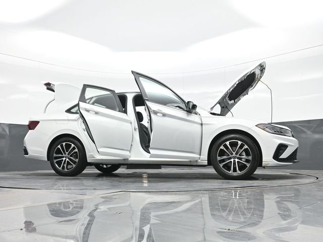 2025 Volkswagen Jetta Sport - Photo 21