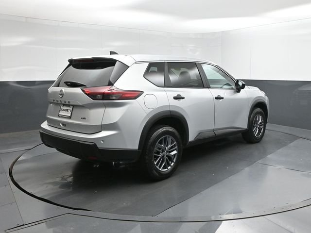 Used 2024 Silver Nissan S image 8