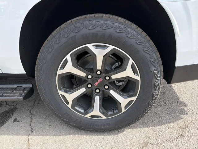 New 2026 White GMC AT4 image 26
