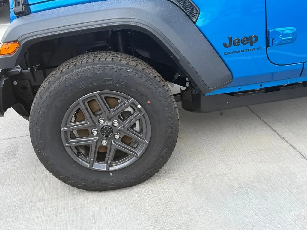 New 2026 Hydro Blue Pearl-Coat Exterior Paint Jeep Sport image 9