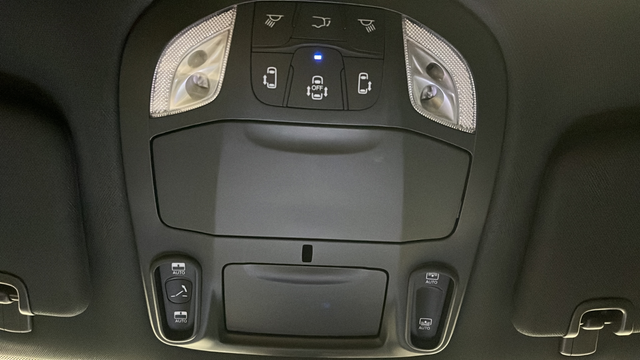 Used 2023 Brilliant Black Crystal Pearlcoat Chrysler Touring L image 34