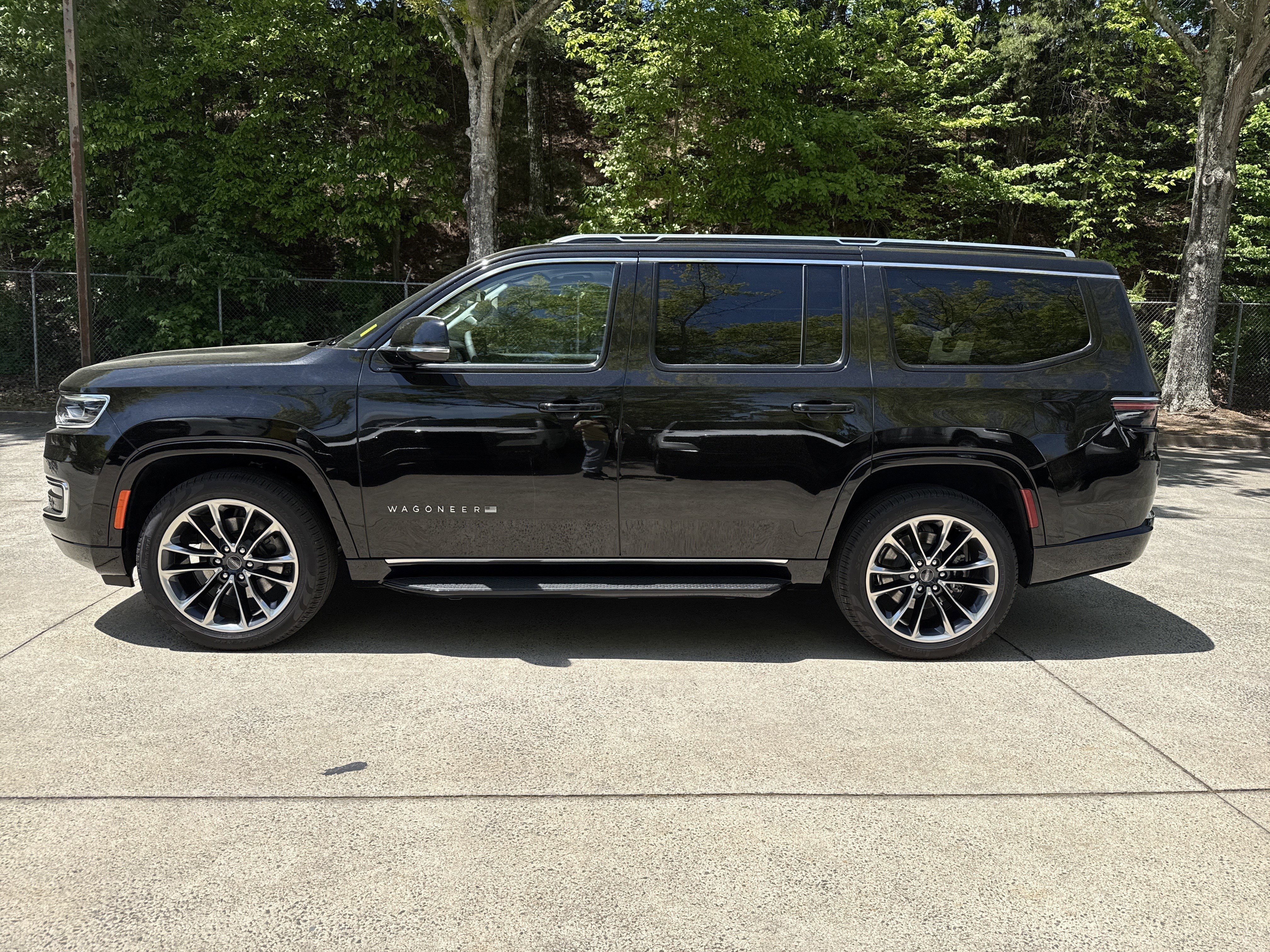 Used 2024 Diamond Black Crystal Pearlcoat Jeep Series II image 4