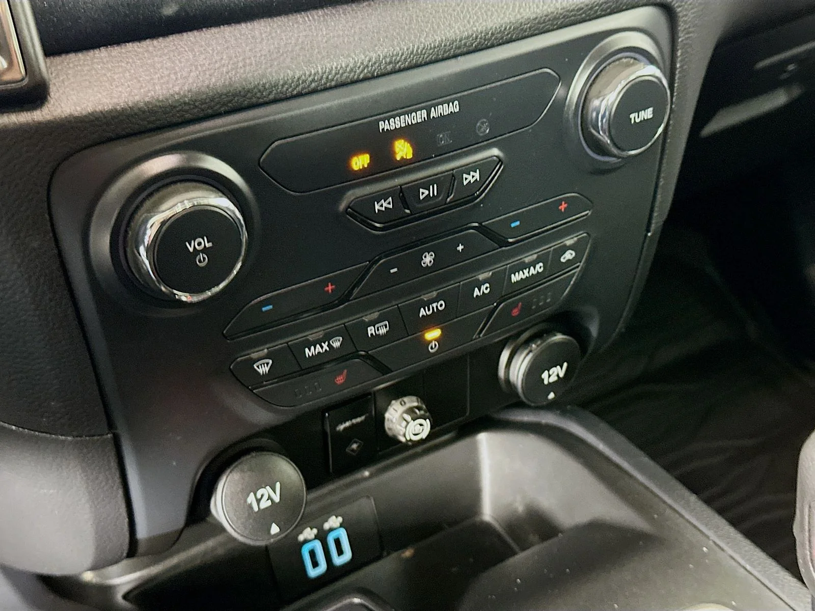 Used 2022 Orange Ford Lariat image 16