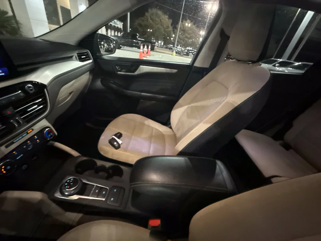 Used 2022 White Ford SE image 15