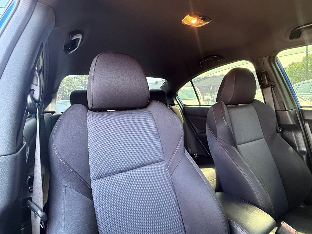 Used 2019 Blue Subaru Base image 31