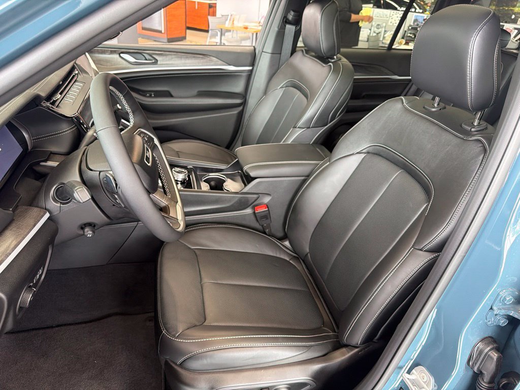 New 2026 Steel Blue Exterior Paint Jeep Limited Reserve image 29