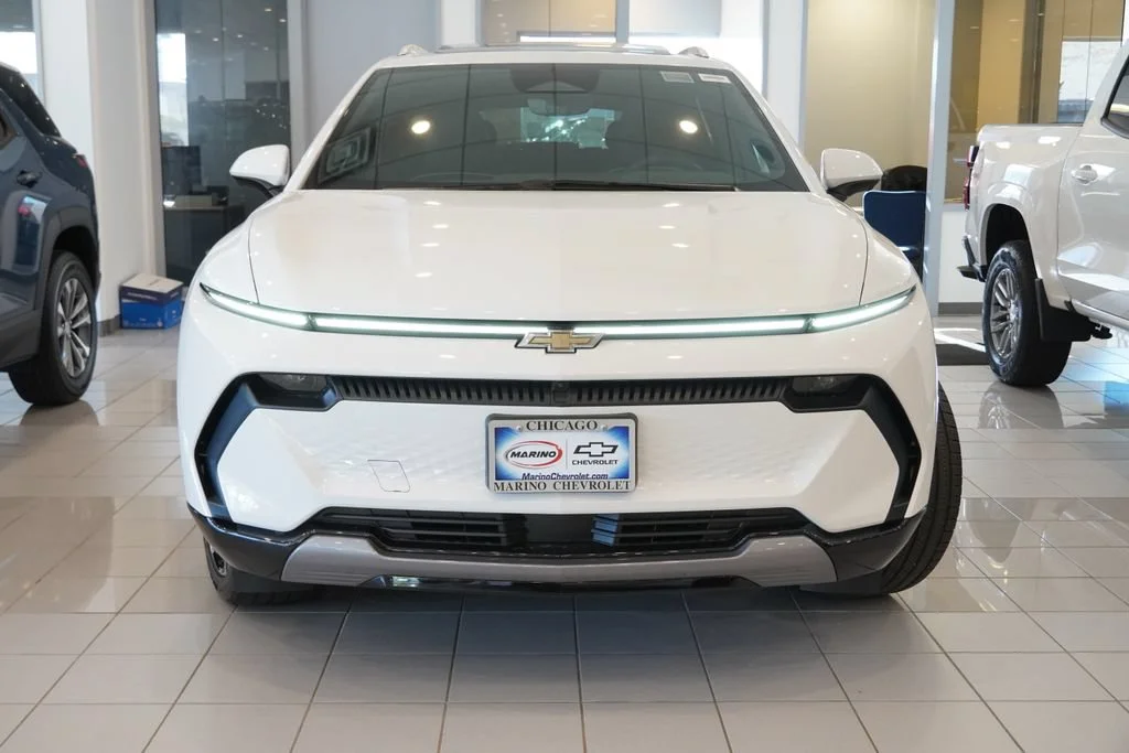 New 2026 Summit White Chevrolet LT image 33