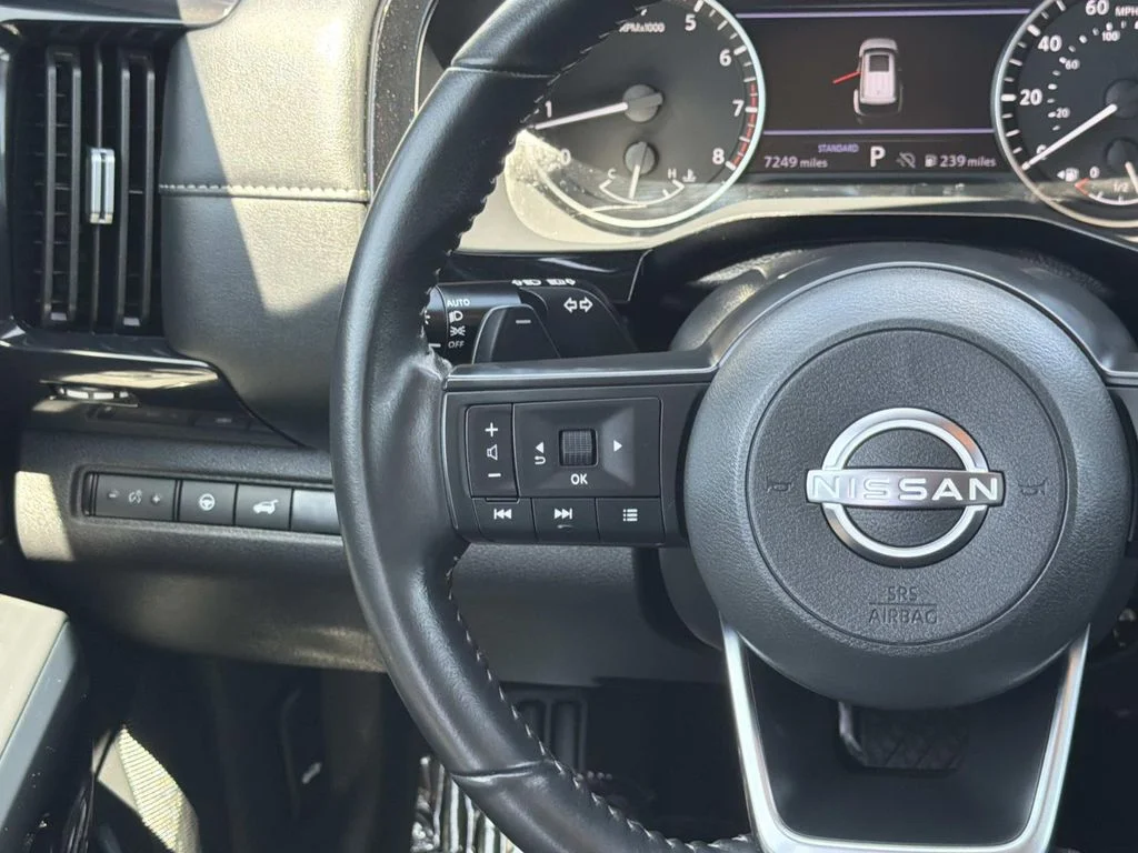 Used 2025 GUN METALLIC Nissan SV image 11