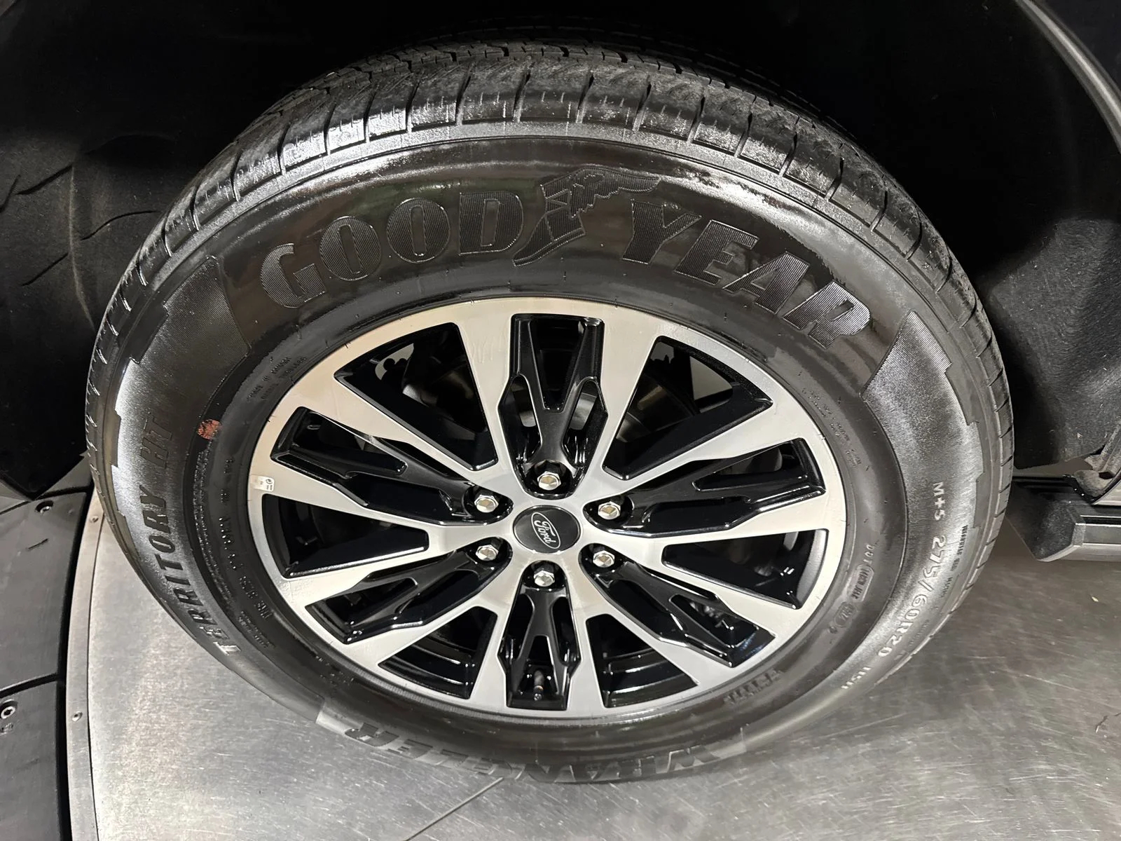 Used 2025 Black Ford Platinum image 13