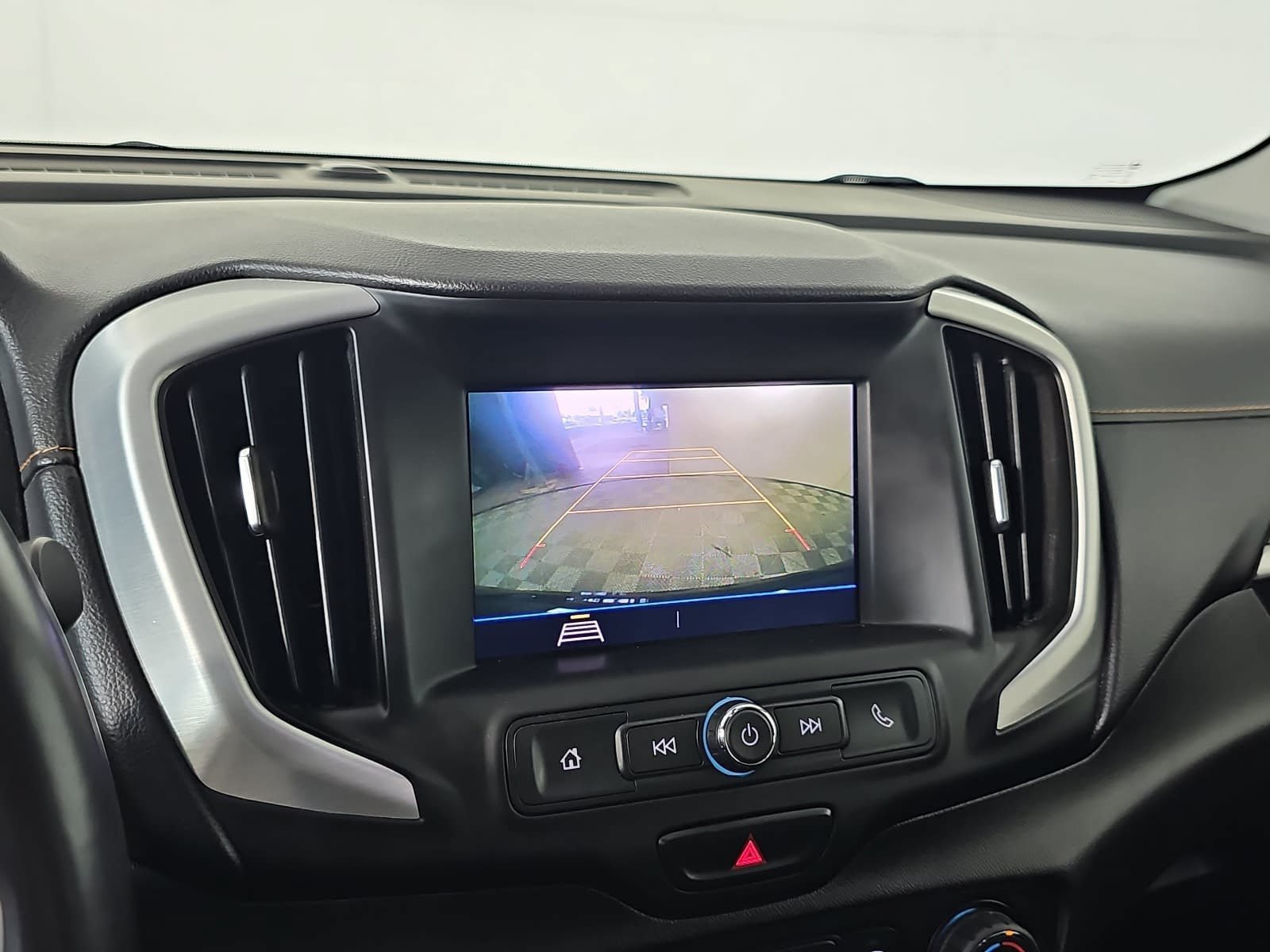 Used 2020 Black GMC SLE image 22