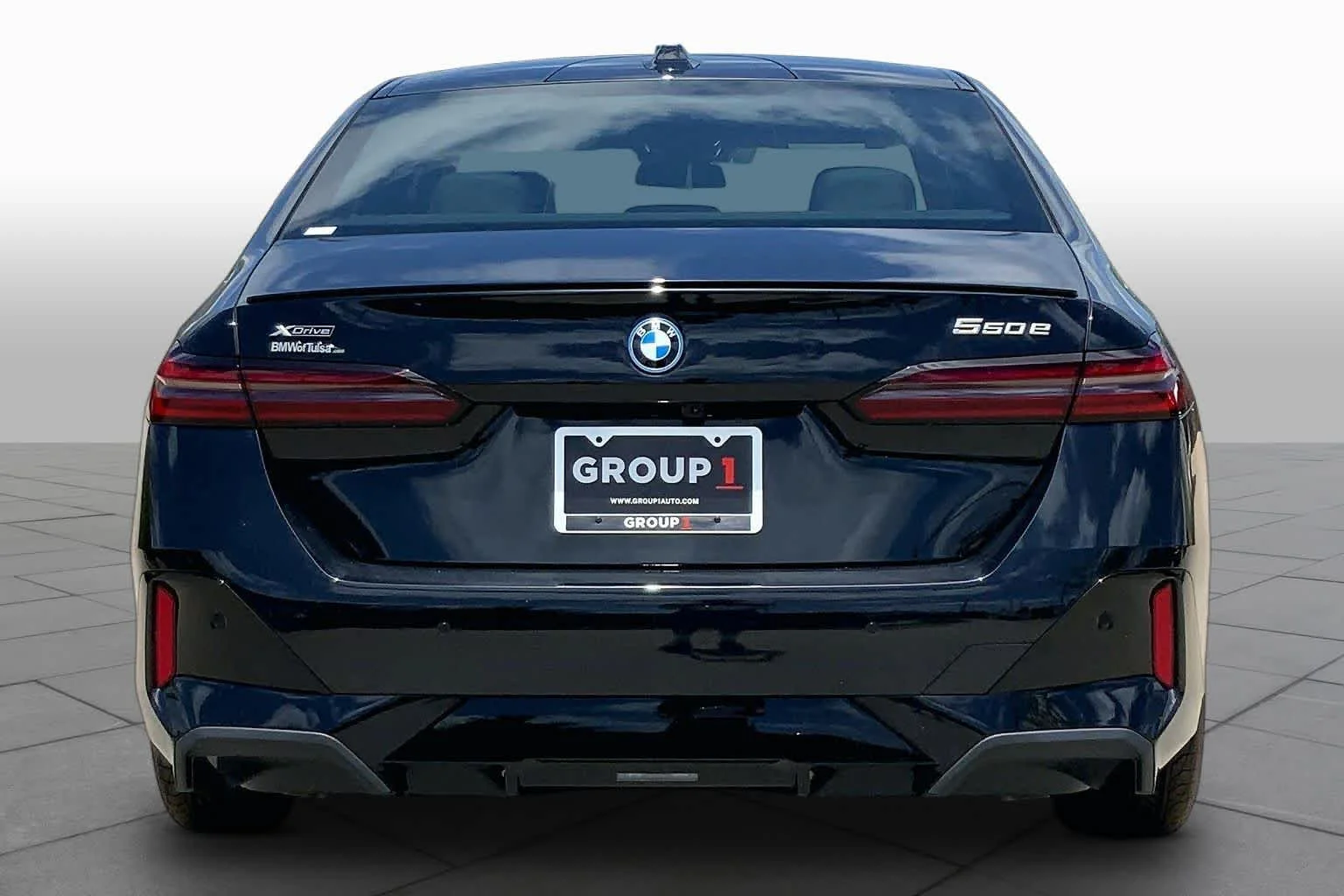 New 2026 Black Sapphire Metallic BMW 550e xDrive image 4