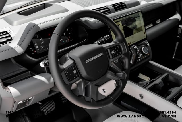 New 2026 Santorini Black Land Rover X-Dynamic SE image 15