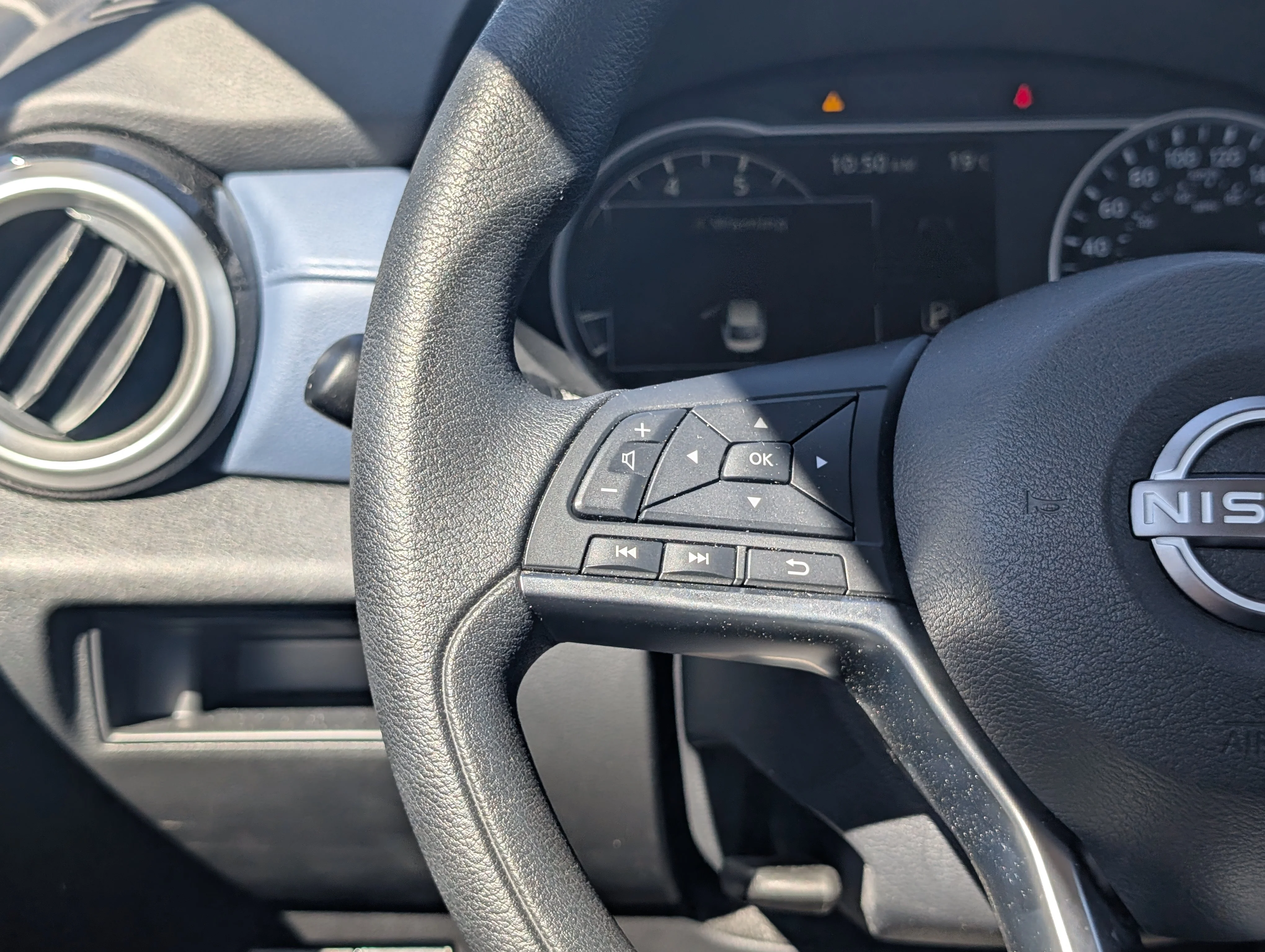 Used 2024 Gray Nissan SV image 24