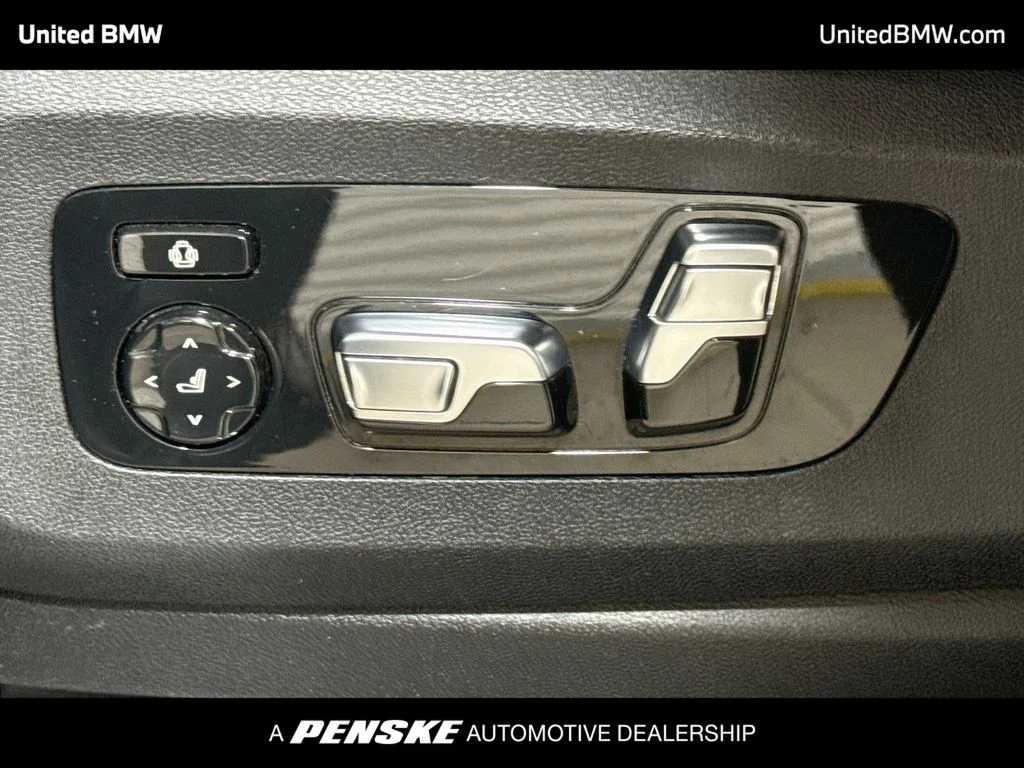 Used 2022 Black Sapphire Metallic BMW M50i image 4