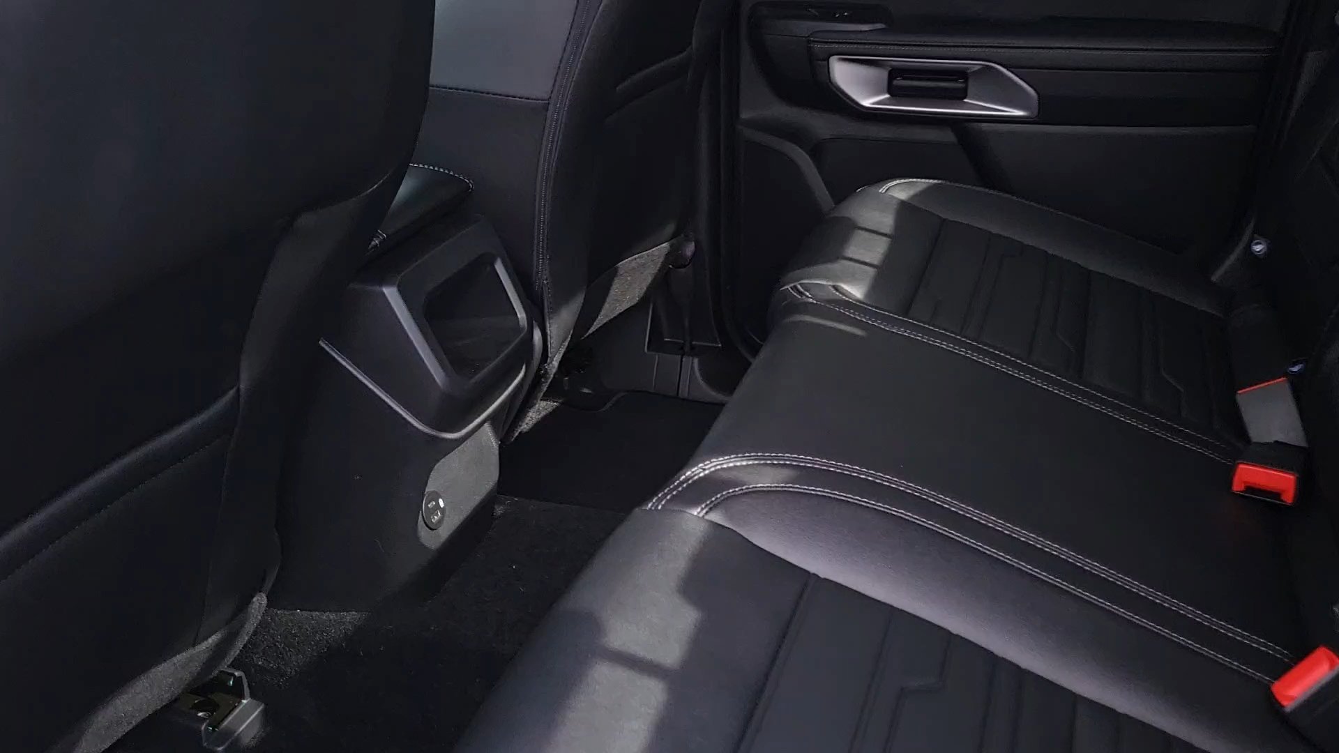 New 2026 Avalanche Ford LARIAT image 23