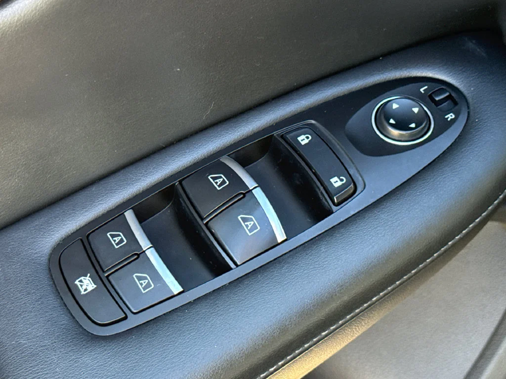Used 2020 Black Obsidian INFINITI LUXE image 20