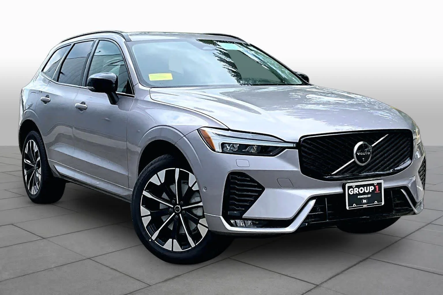 New 2026 Aurora Silver Volvo Plus image 17