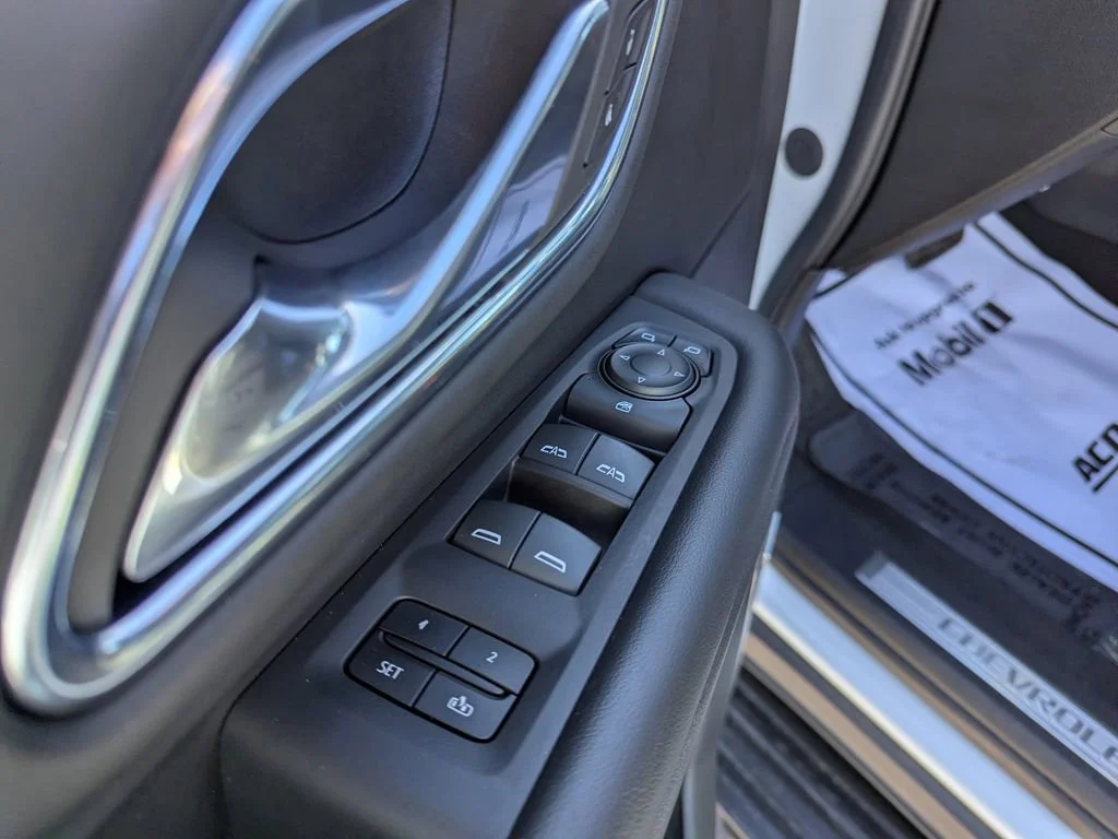 2023 Chevrolet Suburban RST - Photo 11