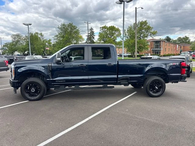 Used 2025 Blue Ford XL image 3