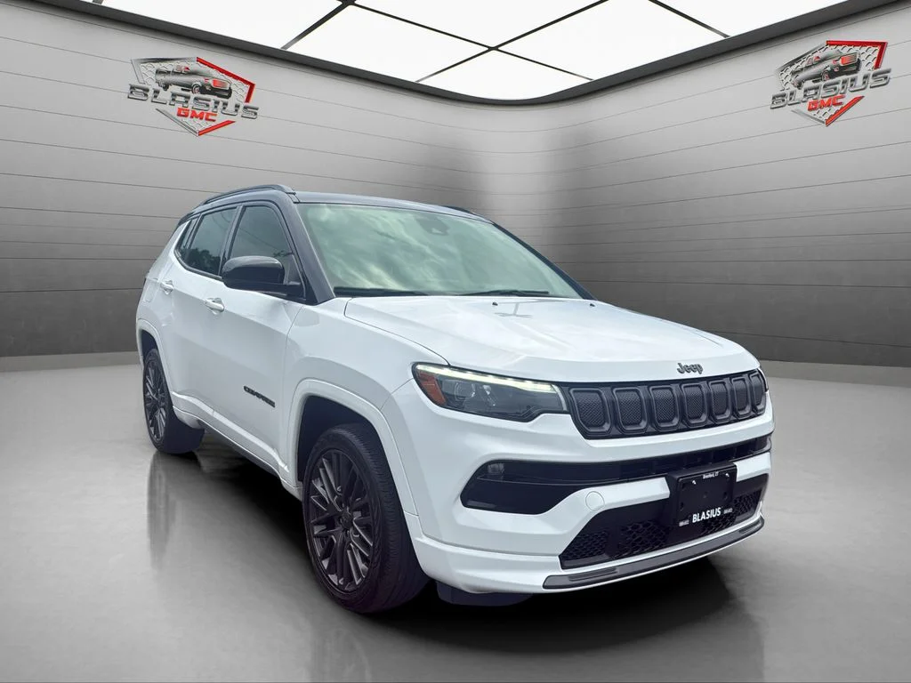 Used 2022 White Jeep High Altitude image 7