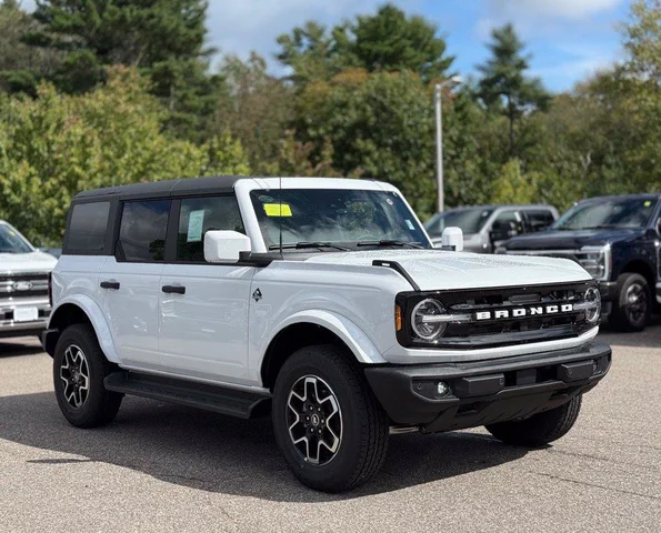 2026 Ford Bronco Outer Banks