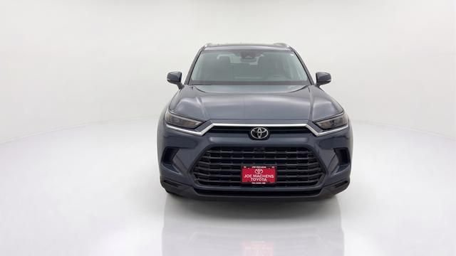 Used 2026 White Toyota XLE image 10