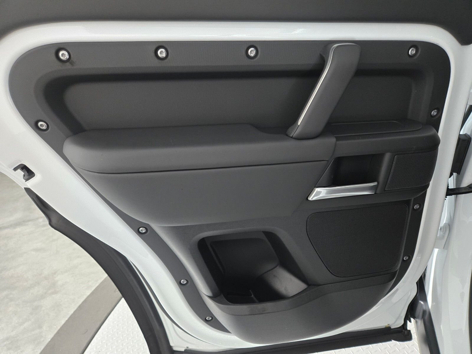 New 2026 Fuji White LAND ROVER X-Dynamic SE image 21