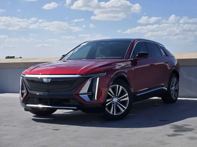 New 2026 Cadillac LYRIQ Luxury