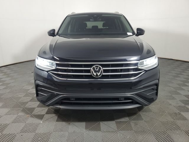 Used 2023 Black Volkswagen 2.0T SE image 2