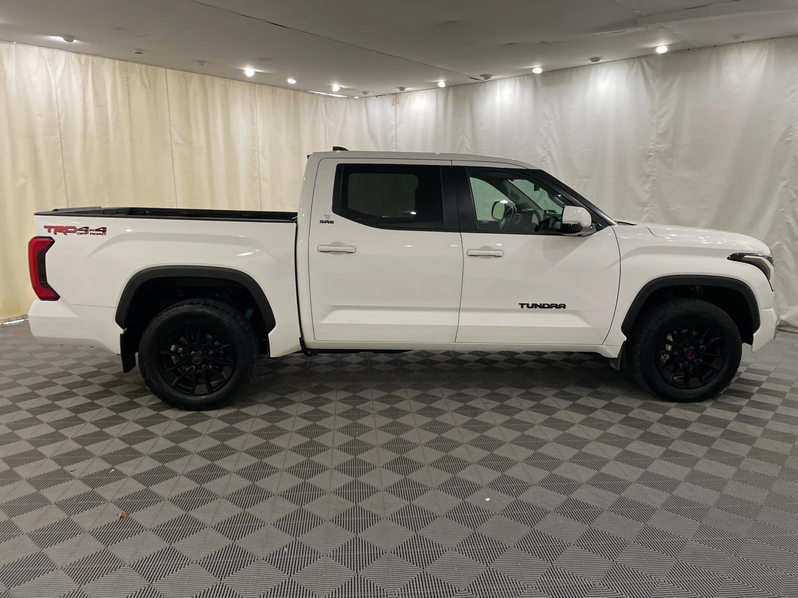 Used 2024 Ice Cap Toyota SR5 image 4