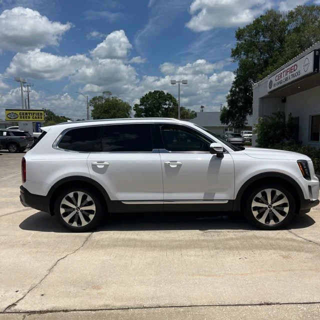 Used 2021 White Kia EX image 2