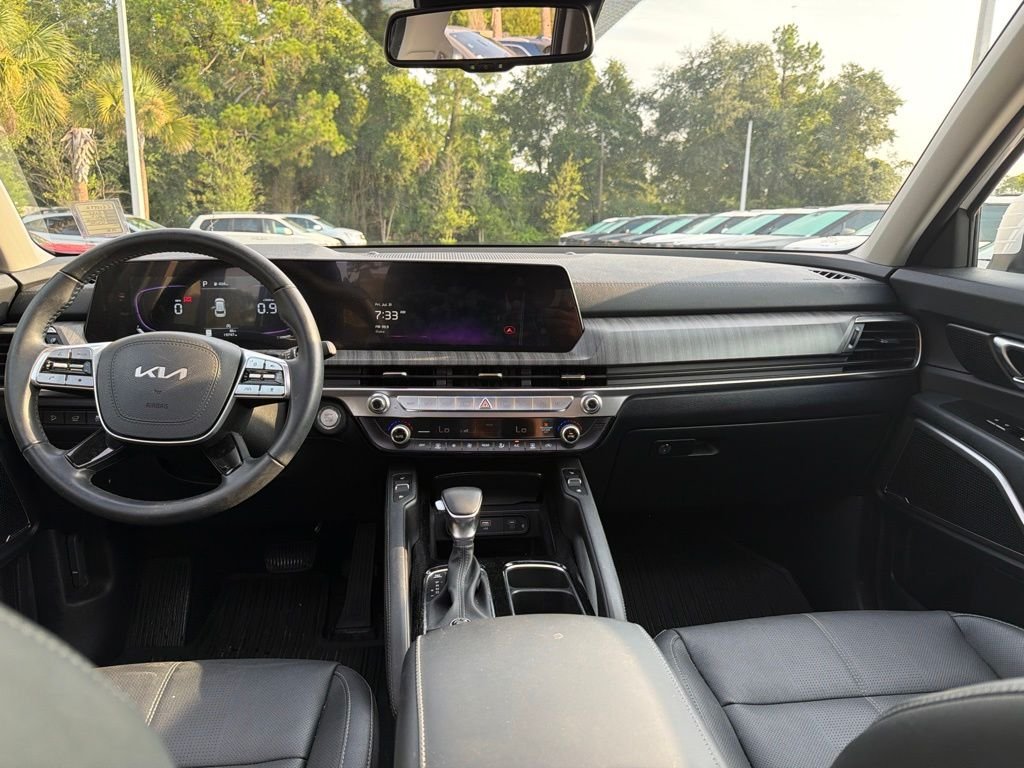 Certified Used 2025 White Kia EX image 23