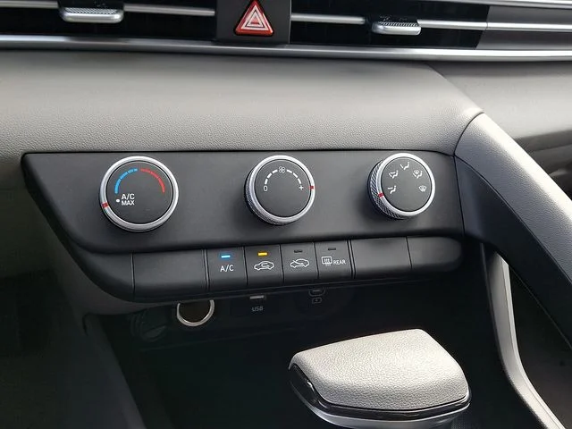 New 2026 Black Hyundai SE image 12
