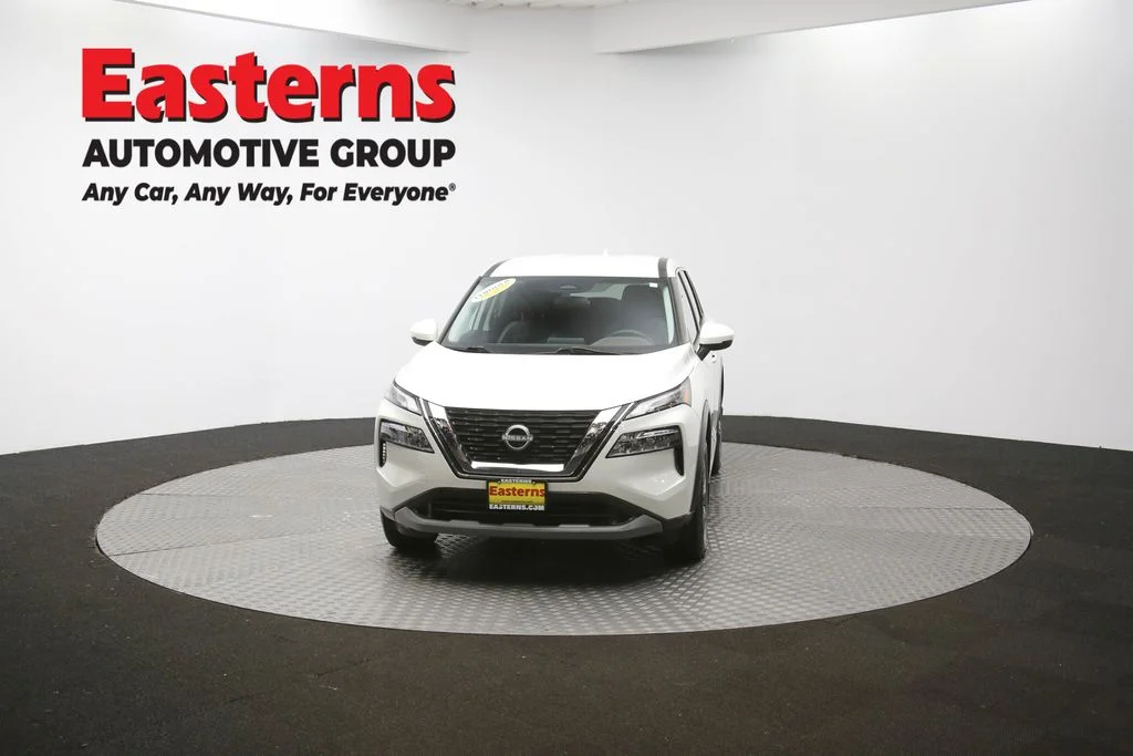 Used 2022 White Nissan SV image 51