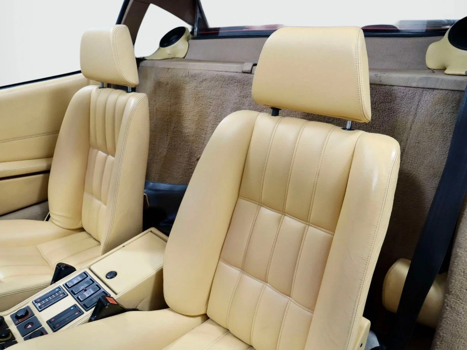 Used 1986  Ferrari  image 27