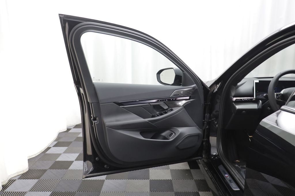 New 2027 Black Sapphire Metallic BMW 530i xDrive image 5