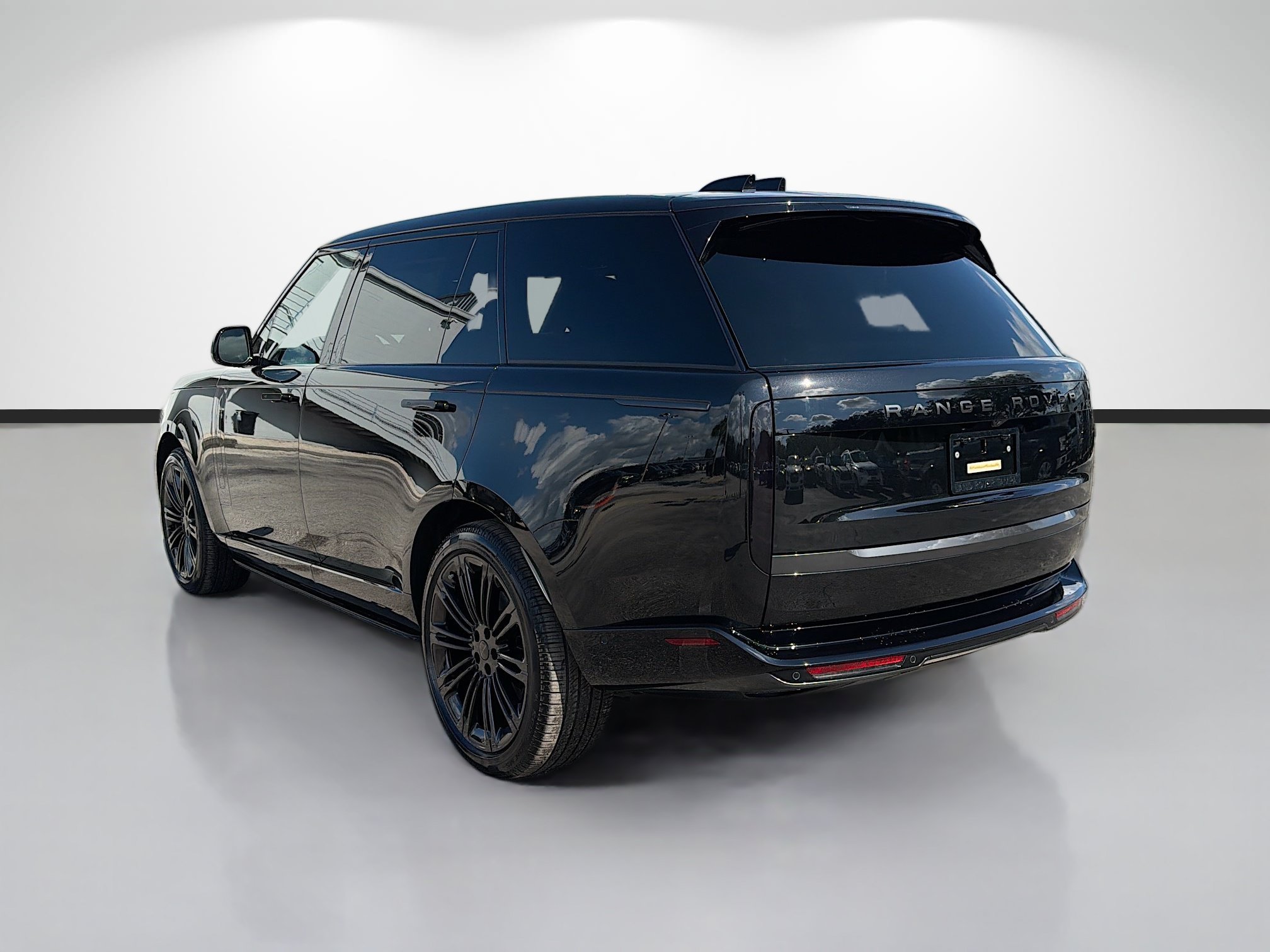 New 2026 Santorini Black LAND ROVER SE 7 Seats image 3