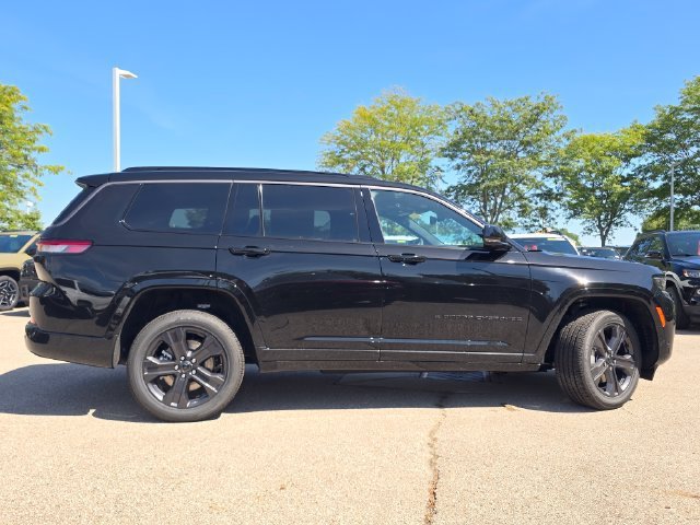 New 2027 High-Gloss Black Paint Jeep Limited Reserve image 33