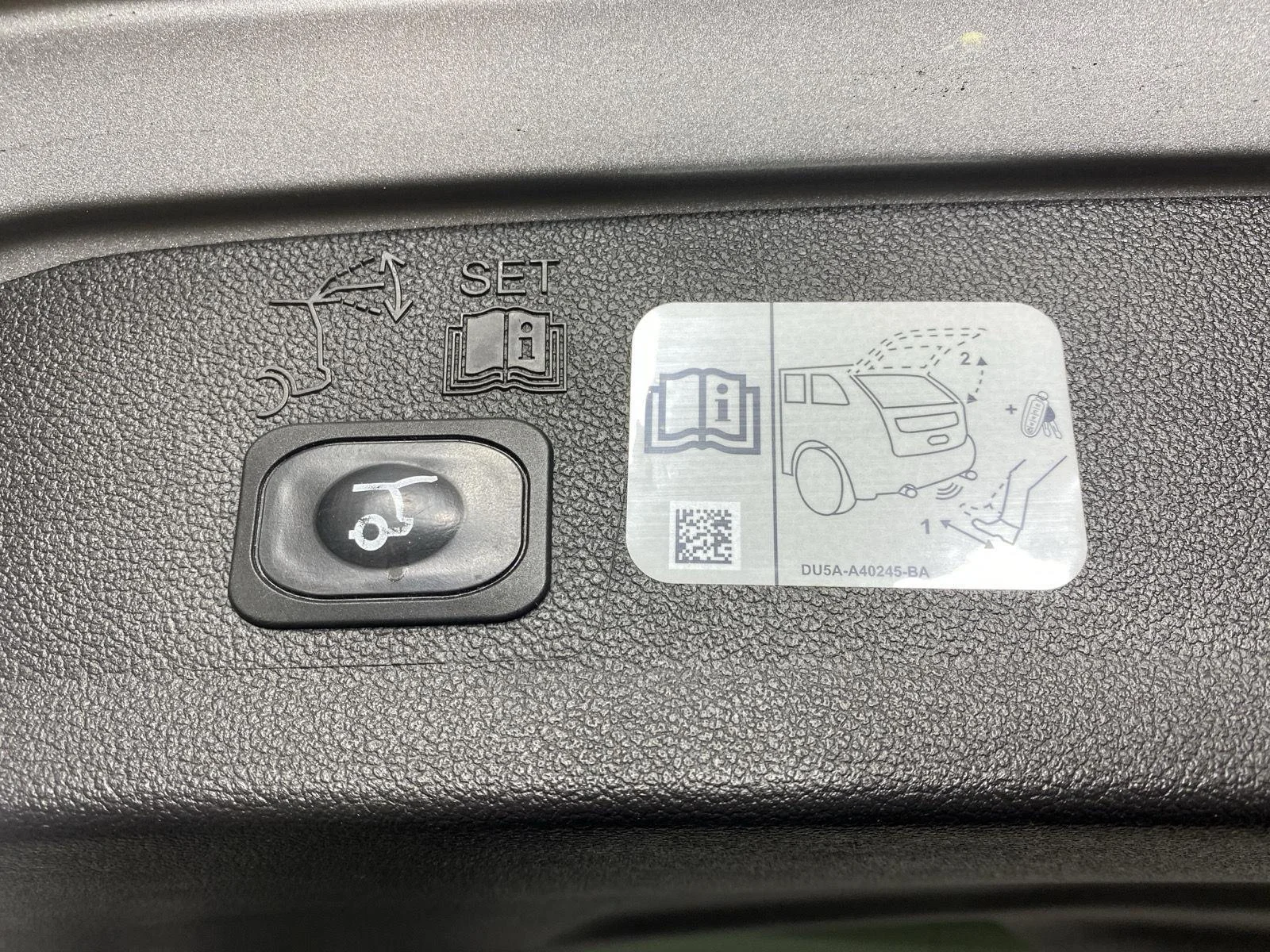 Used 2019 Ingot Silver Ford Titanium image 27