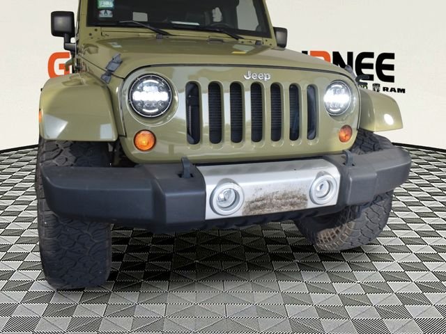 Used 2013 Green Jeep Unlimited Sahara image 10