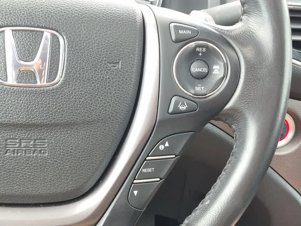 Used 2023 Modern Steel Metallic Honda RTL image 20