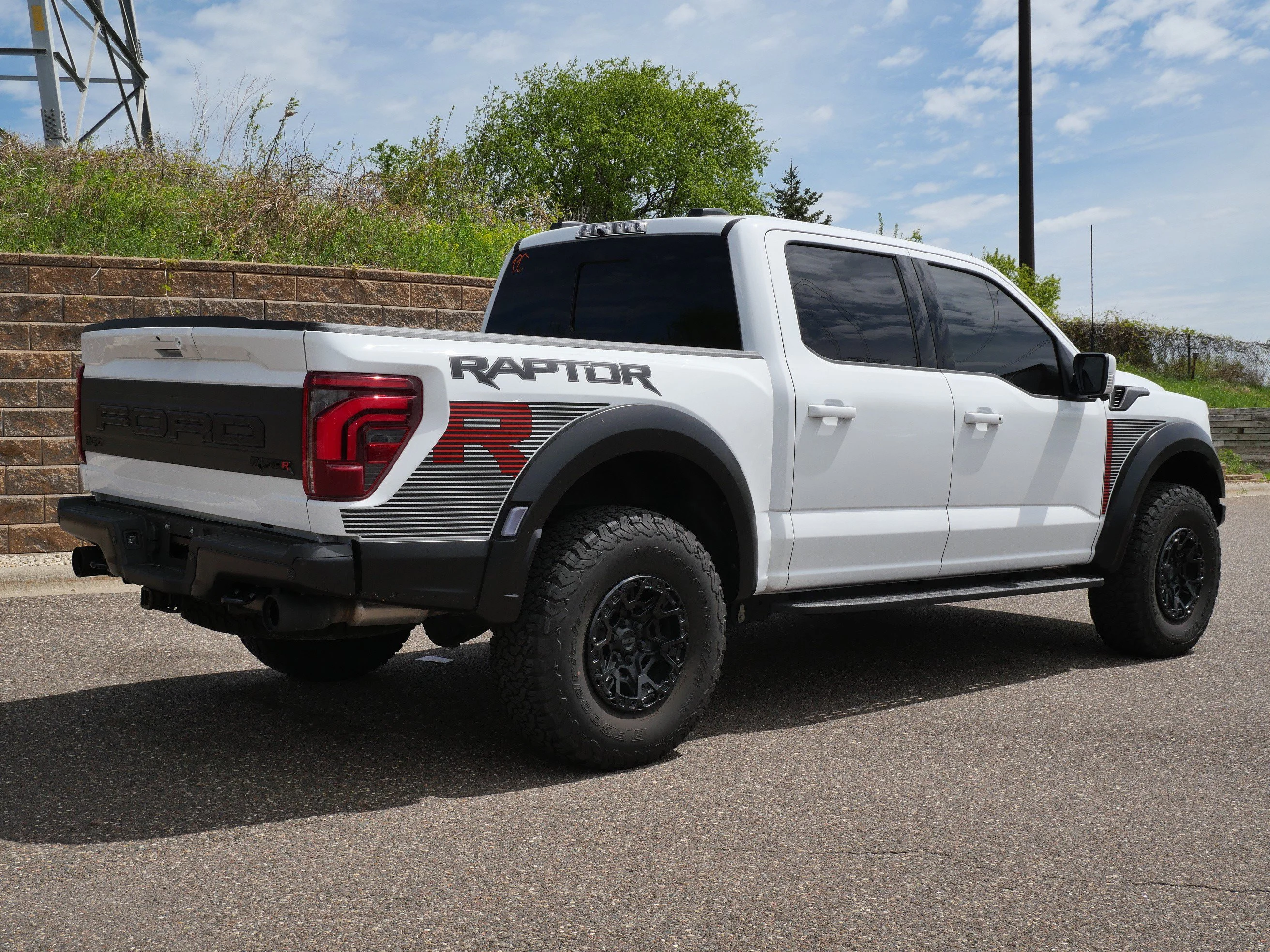 Certified Used 2024 Oxford White Clearcoat Ford Raptor image 7