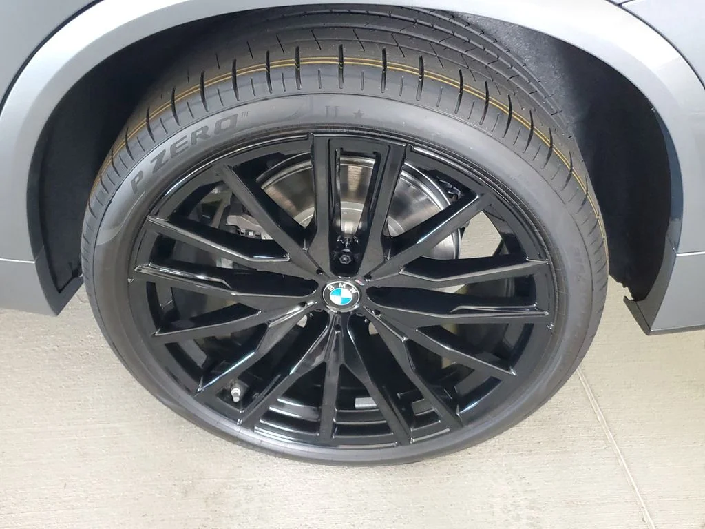 Used 2026 Skyscraper Grey Metallic BMW sDrive40i image 5