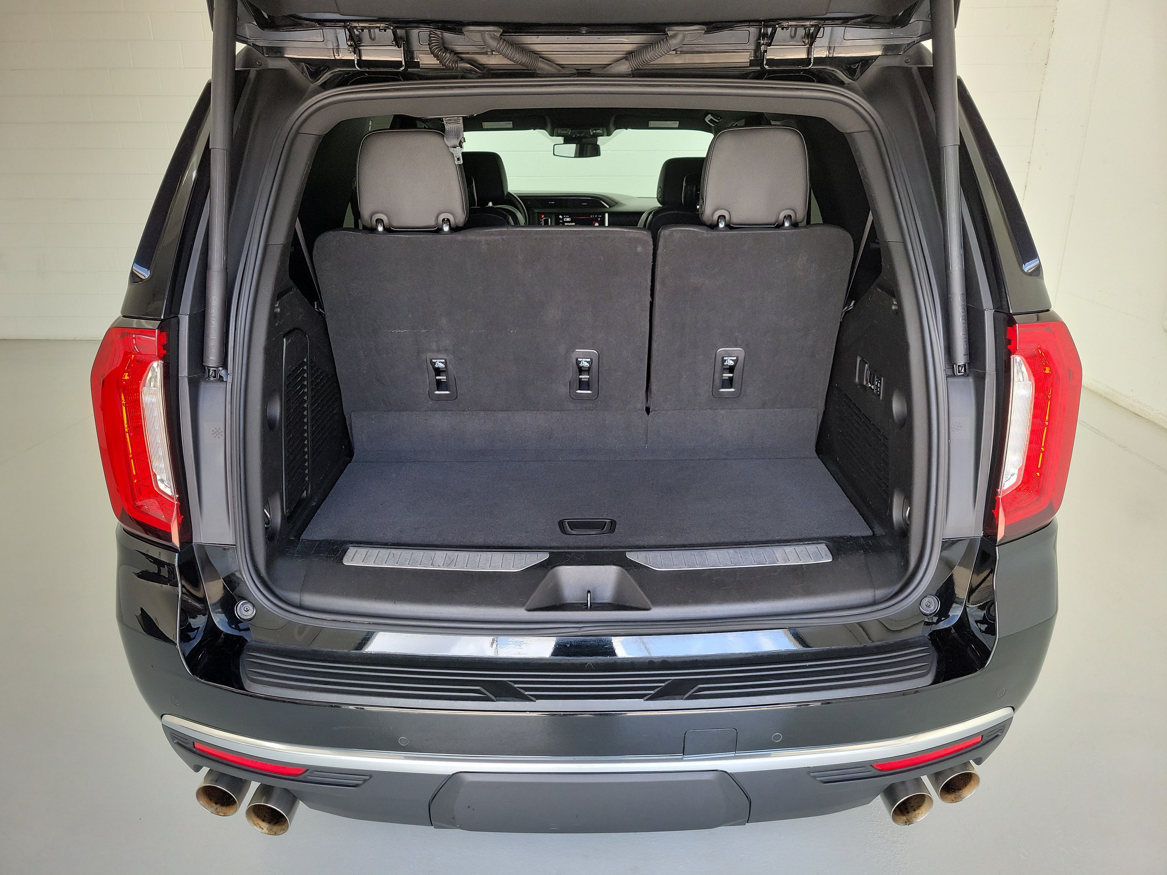 Used 2023 Onyx Black GMC Denali image 11