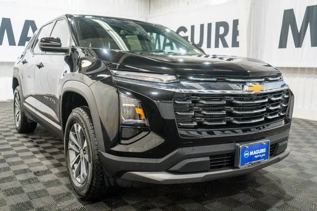 New 2027 Mosaic Black Metallic Chevrolet LT image 4